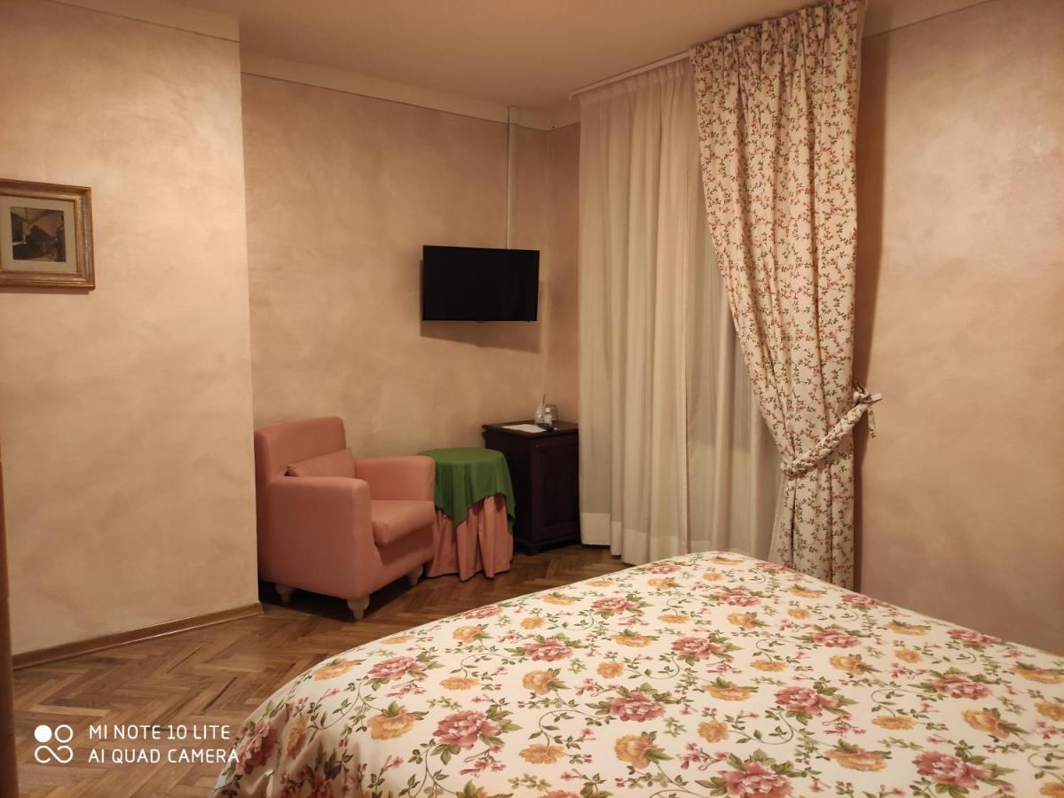 Da Ronald ... A Pian Del Papa Guest House ปราโตแวคคิโอ ภายนอก รูปภาพ